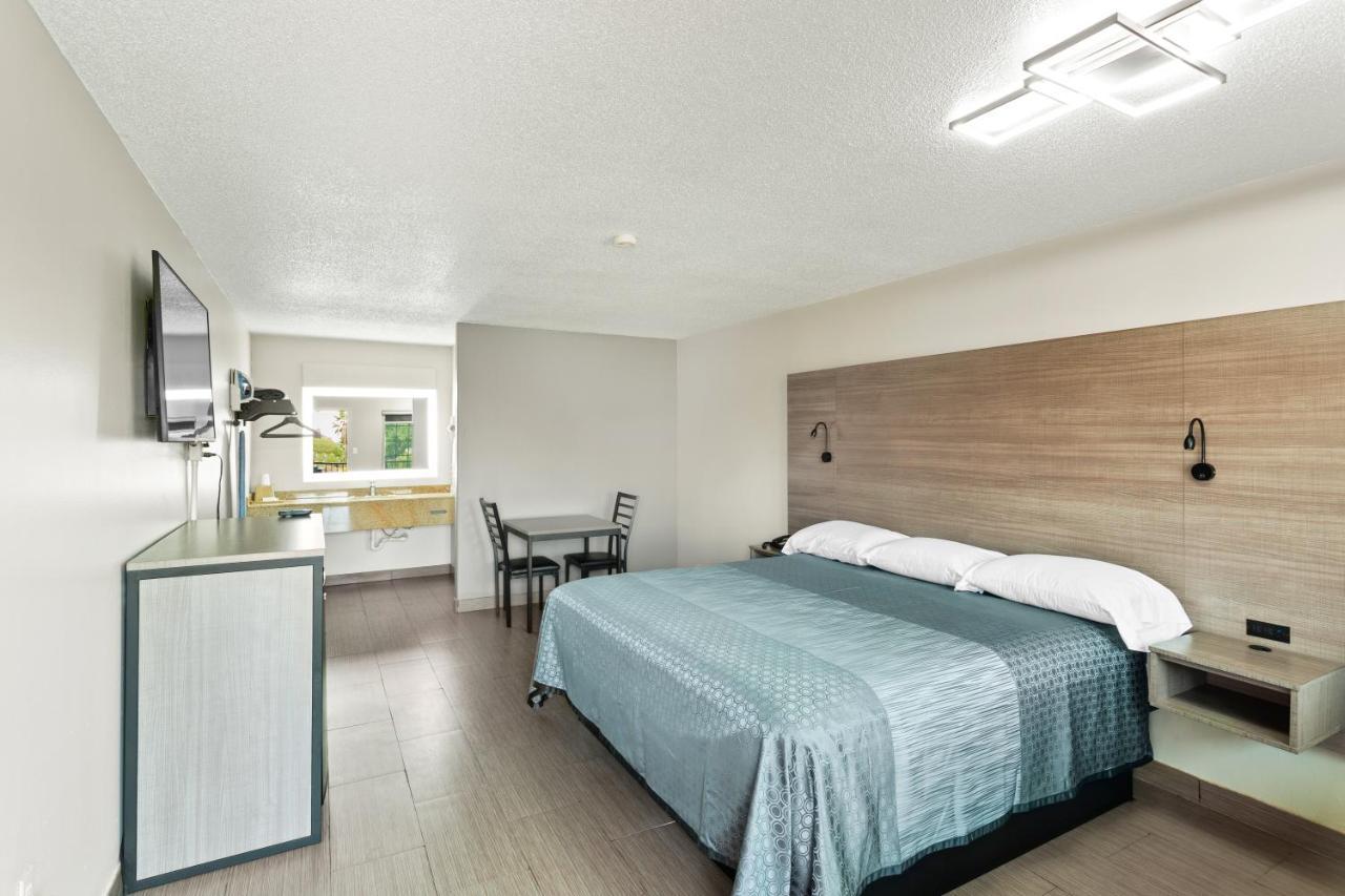 Siesta Inn Mcallen Exterior photo